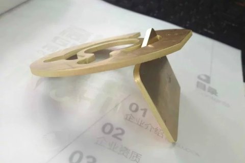 如何操作光纤激光切割机切割涂层材料